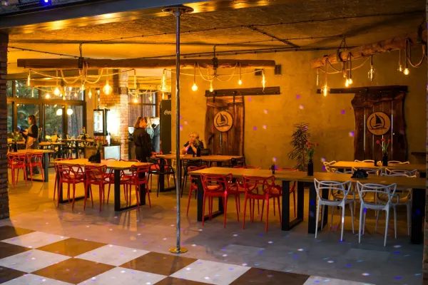 Restauracja Magiczna Gruszka w Lubniewicach