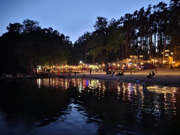Magic Camping nad jeziorem