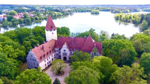 Magic Camping nad jeziorem