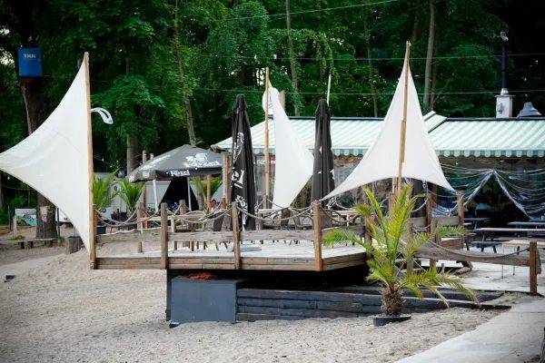Magic Camping nad jeziorem