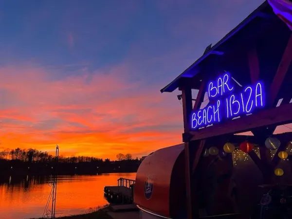 Beach Bar Ibiza nad jeziorem Reczynek w Ośnie Lubuskim
