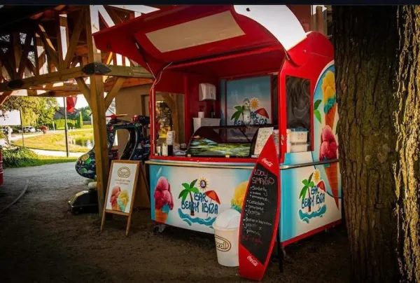 Beach Bar Ibiza nad jeziorem Reczynek w Ośnie Lubuskim