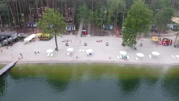 Magic Camping nad jeziorem o zmierzchu