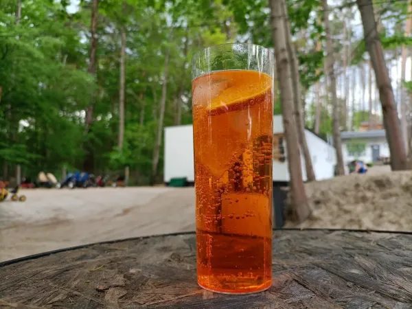 Magic Camping nad jeziorem o zmierzchu