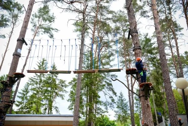 Park linowy Magic Jungle w Lubniewicach