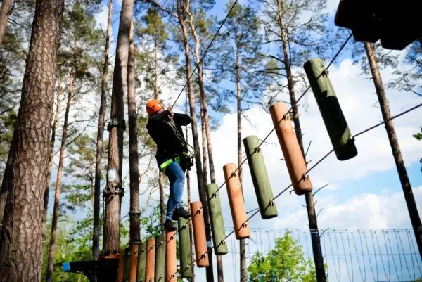 Park linowy Magic Jungle w Lubniewicach